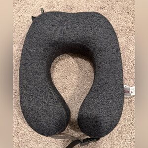 Neck pillow for travel